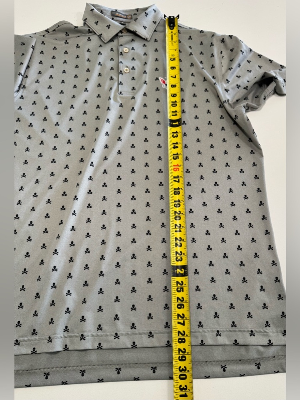 Peter Millar Summer Comfort Polo Shirt Mens Medium Gray Skull Crossbones Graphic - Picture 8 of 8